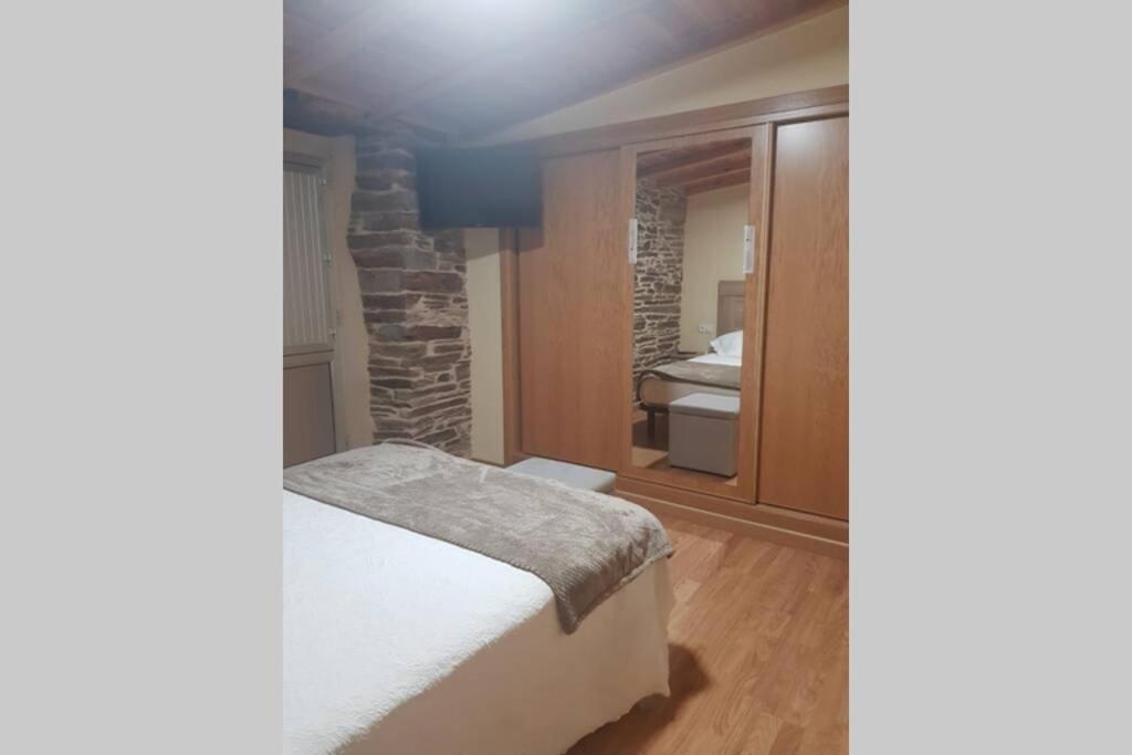 Apartamento Con Vistas Al Rio A Solaina Samos Kültér fotó